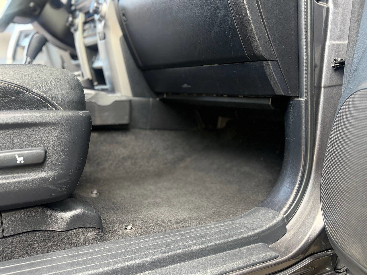 Used 2018 Toyota 4Runner Limited AWD/4WD image 26