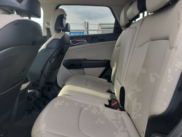Used 2023 Kia Sportage EX FWD image 14