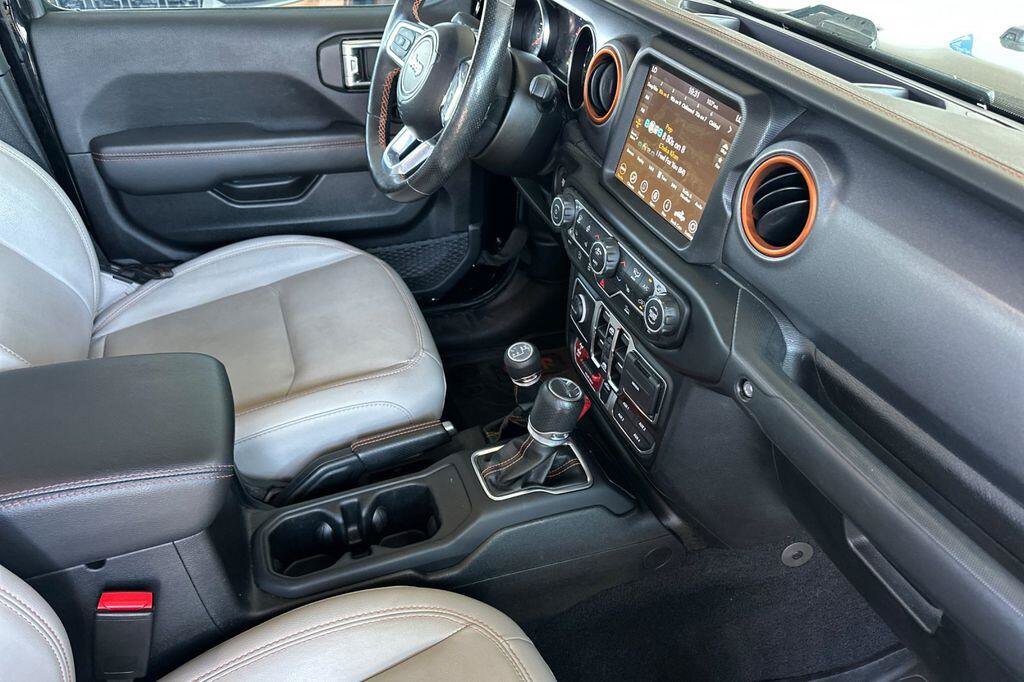 Used 2023 Jeep Gladiator Mojave w/ Cold Weather Group AWD/4WD image 15