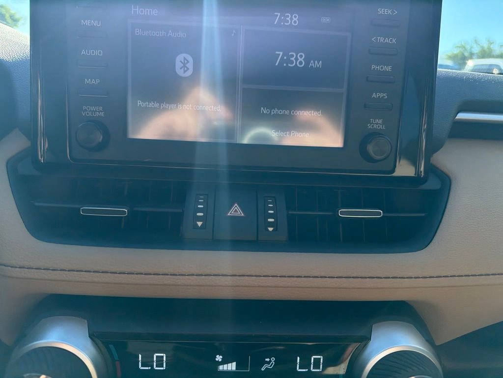 Used 2019 Toyota RAV4 XLE Premium AWD/4WD image 19