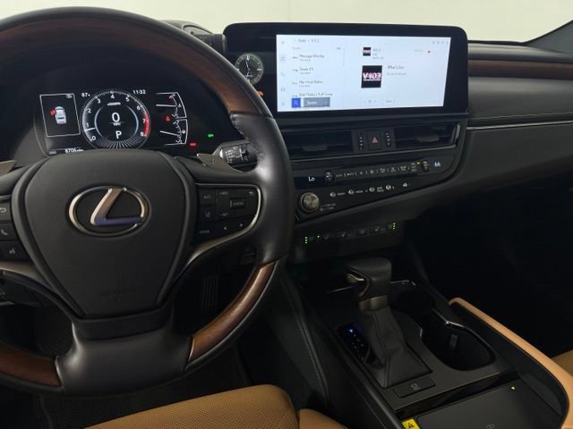 Used 2025 Lexus ES 350 Ultra Luxury w/ Accessory Package (Z2) FWD image 24