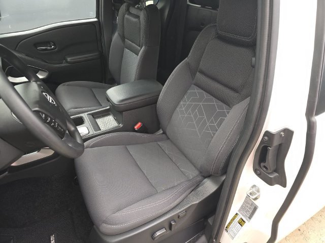 Used 2025 Nissan Frontier SV RWD image 13
