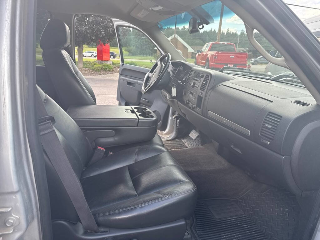 Used 2014 Chevrolet Silverado 3500 LT w/ Interior Plus Package image 16