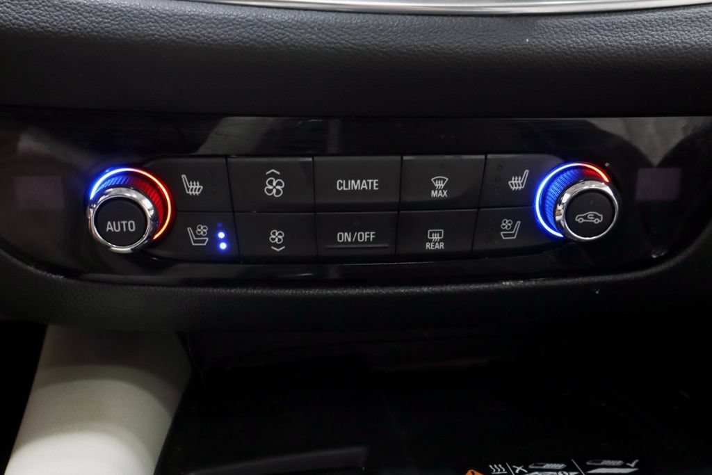 Used 2023 Buick Enclave Avenir w/ Avenir Technology Package AWD/4WD image 30