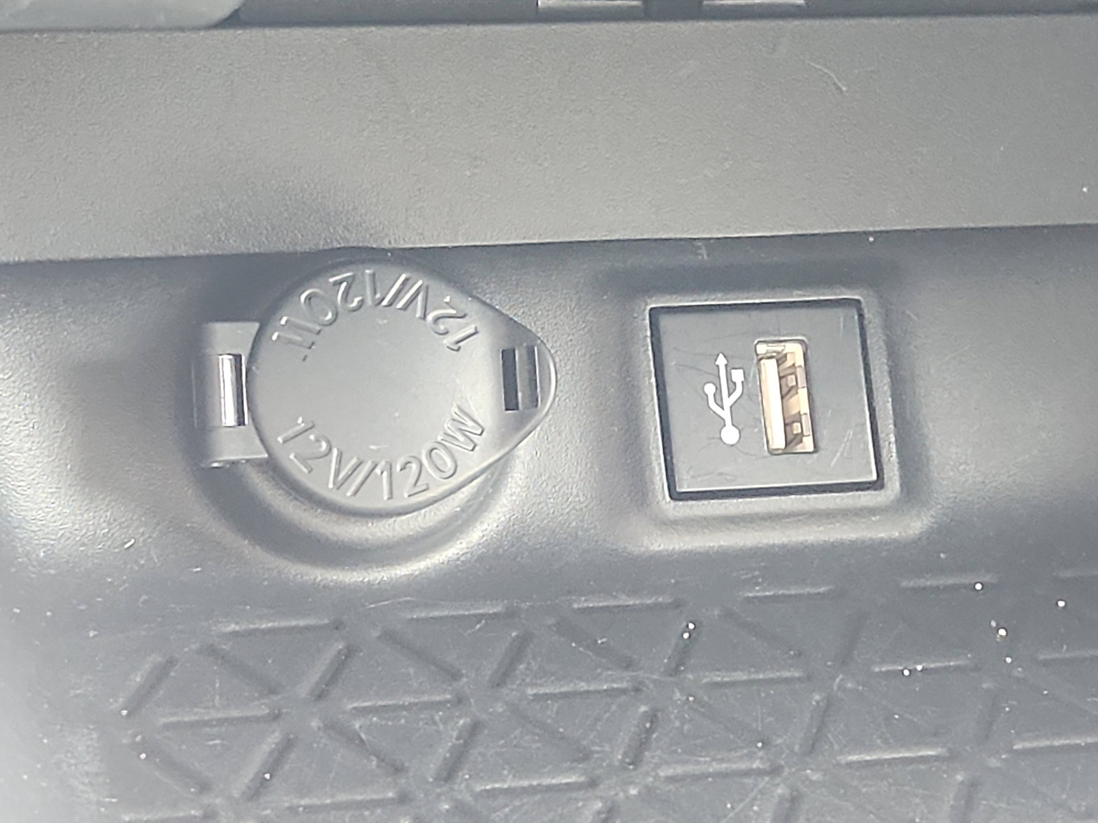 Used 2024 Toyota RAV4 XLE image 24