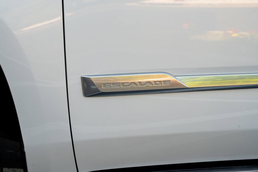Used 2017 Cadillac Escalade Premium Luxury AWD/4WD image 22