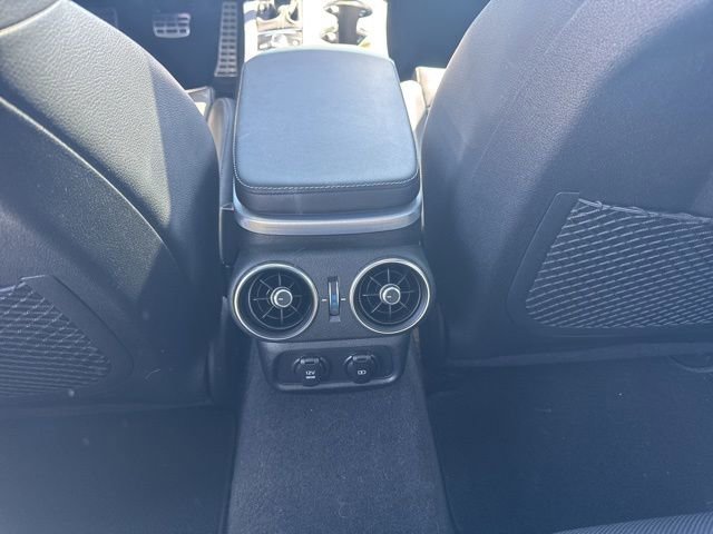 Used 2022 Kia Stinger GT1 image 28