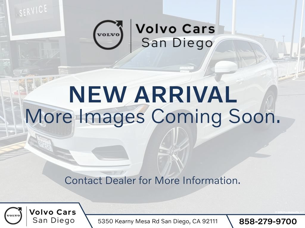 Used 2021 Volvo XC60 T5 Momentum w/ Premium Package
