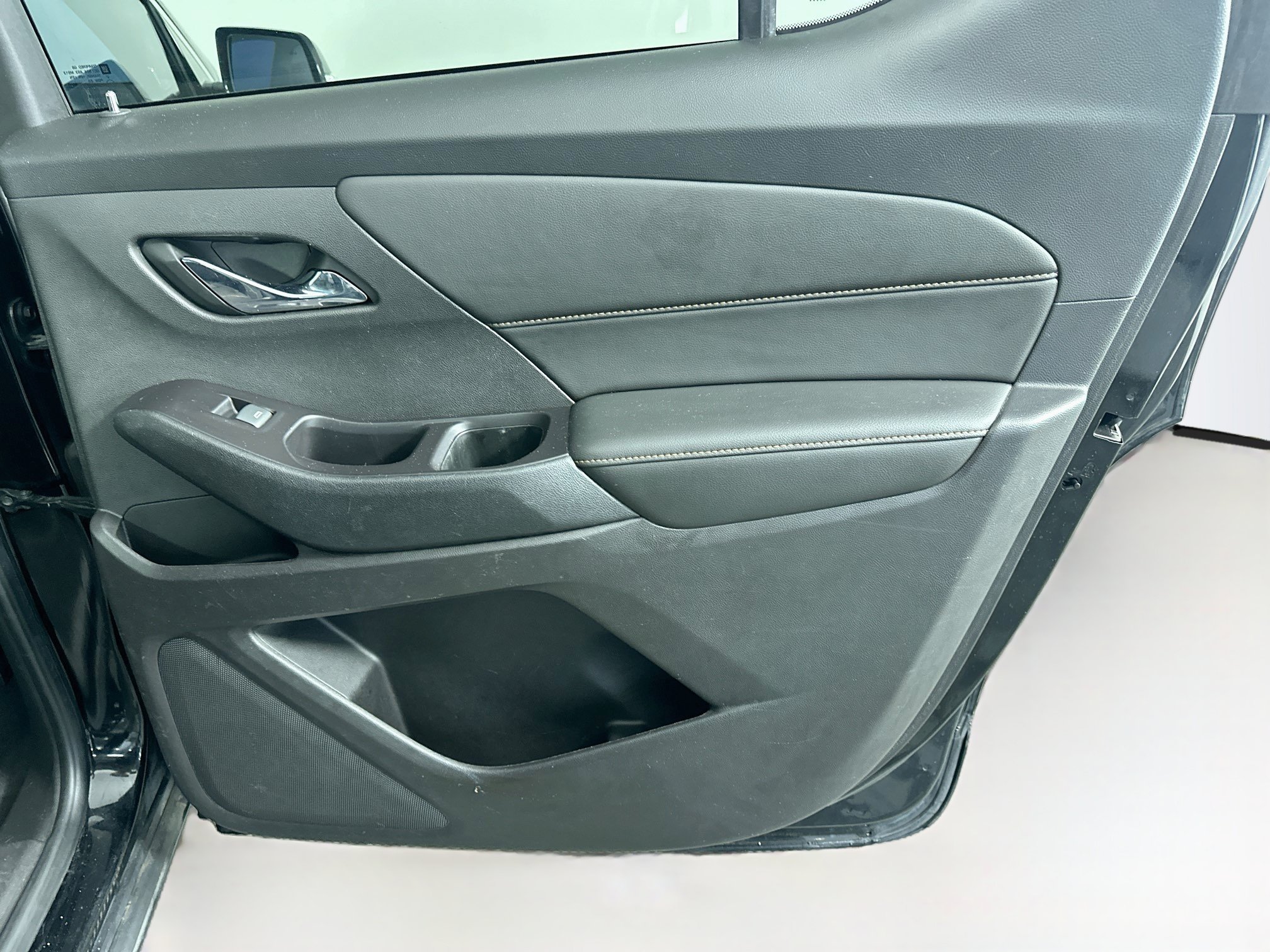 Used 2019 Chevrolet Traverse LT FWD image 33