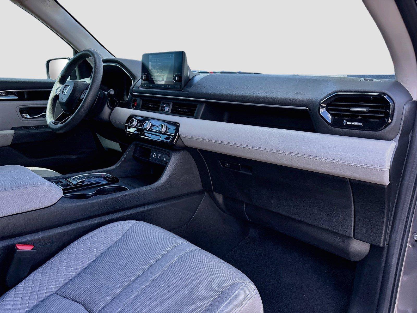 Certified 2023 Honda Pilot LX image 31