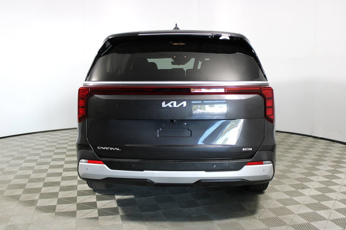Used 2026 Kia Carnival LXS FWD image 5