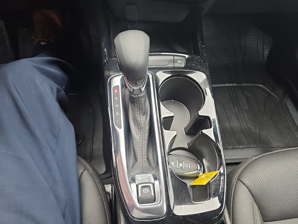 Used 2025 Chevrolet Trax ACTIV w/ Sunroof Package FWD image 26
