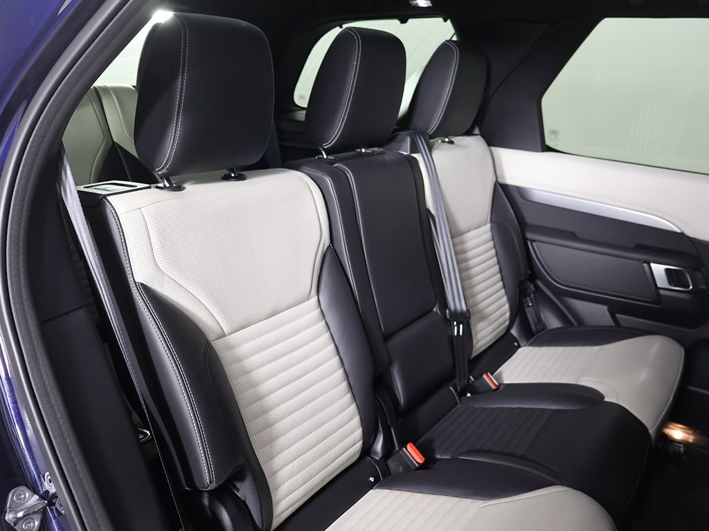 Used 2021 Land Rover Discovery S R-Dynamic image 35