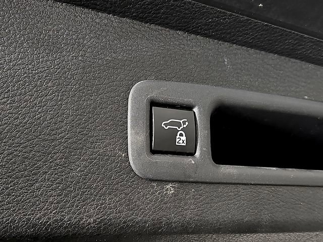 Used 2023 Toyota Sienna XSE AWD/4WD image 32