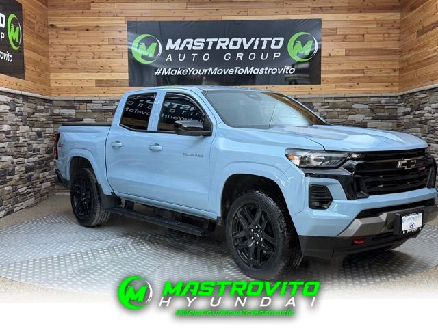 Used 2025 Chevrolet Colorado Z71 w/ Z71 Convenience Package 2 AWD/4WD image 1
