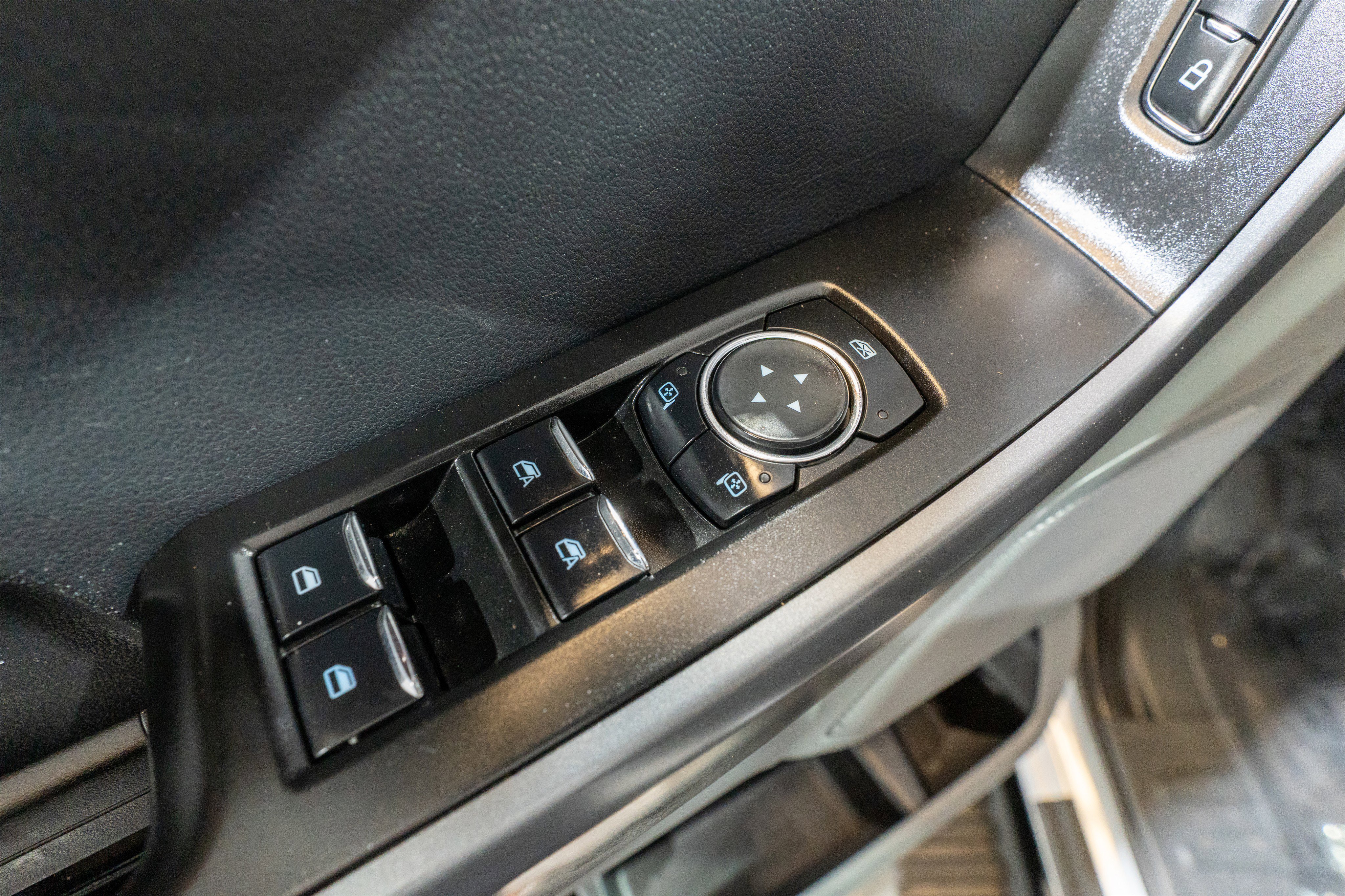 Used 2025 Ford F250 XLT w/ FX4 Off-Road Package AWD/4WD image 14