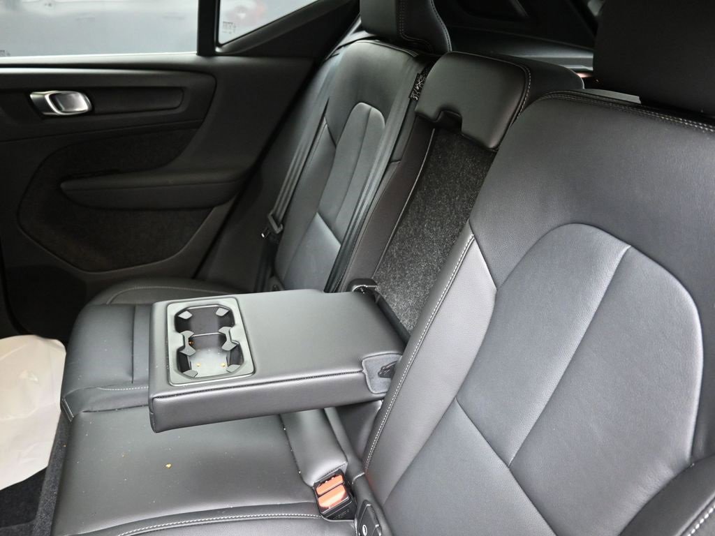 Certified 2025 Volvo XC40 B5 Core image 20