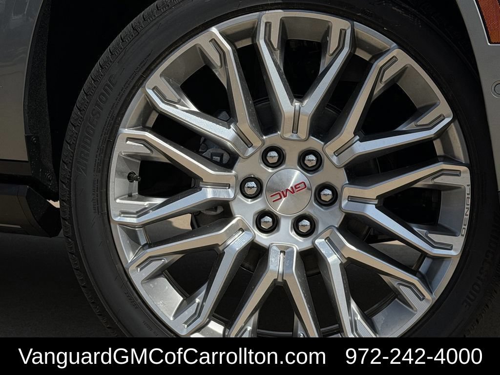 New 2026 GMC Yukon Denali w/ Denali Reserve Package AWD/4WD image 9