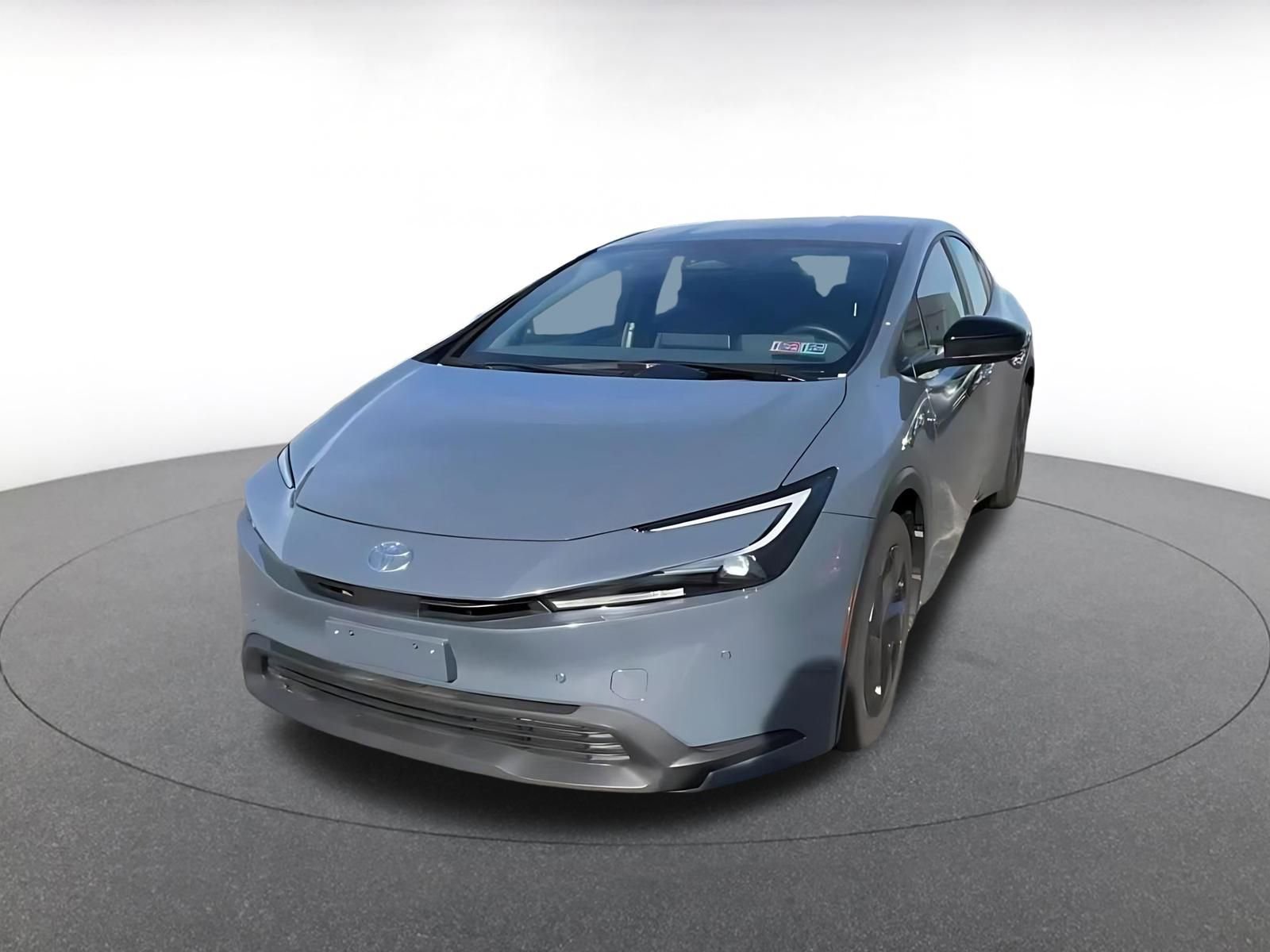 Used 2025 Toyota Prius LE image 6