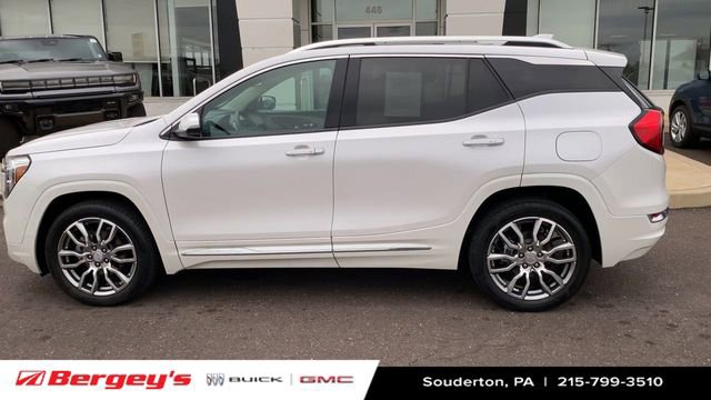 Used 2023 GMC Terrain Denali w/ Denali Premium Package AWD/4WD image 5