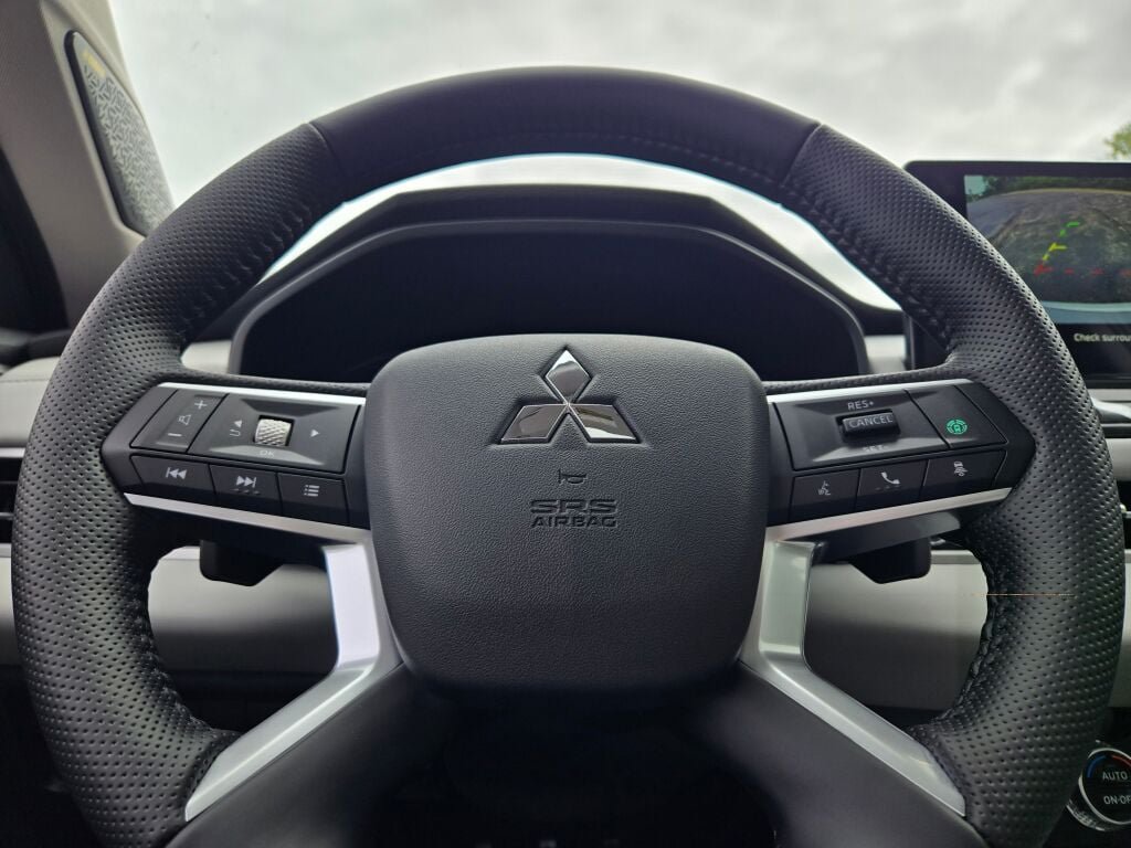 New 2026 Mitsubishi Outlander SE AWD/4WD image 32