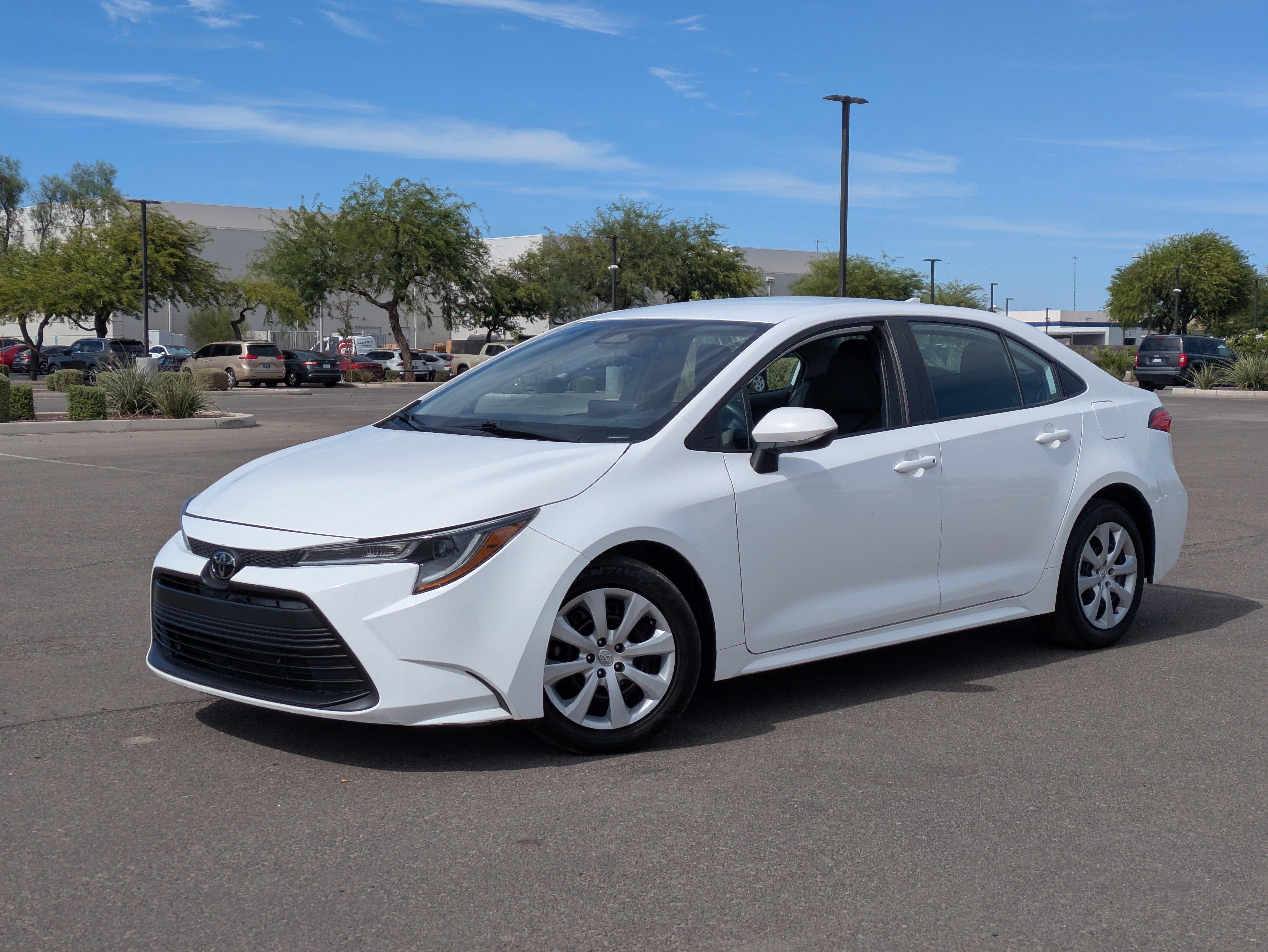 Used 2024 Toyota Corolla LE FWD image 31