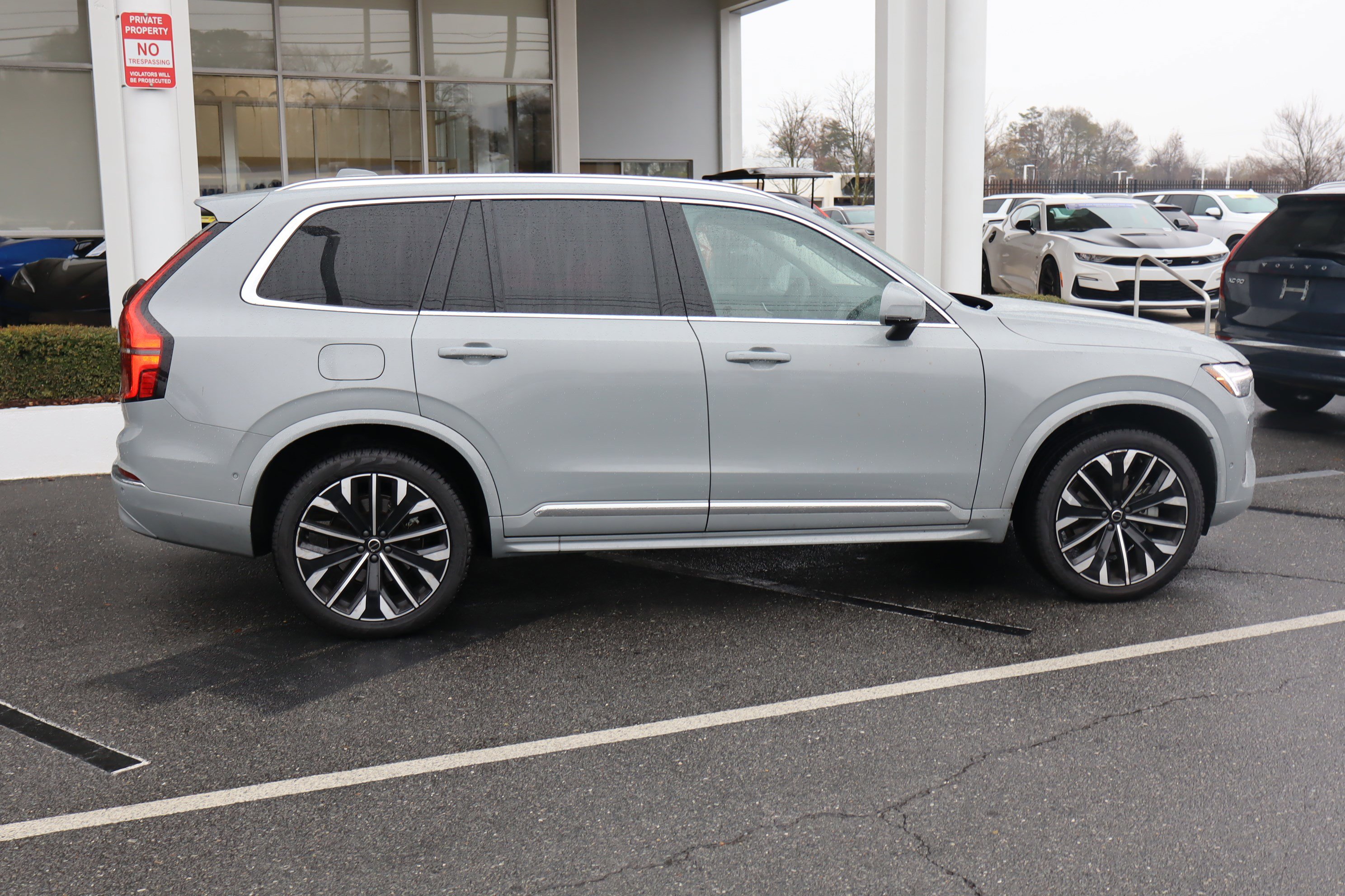 Used 2025 Volvo XC90 B6 Plus image 11