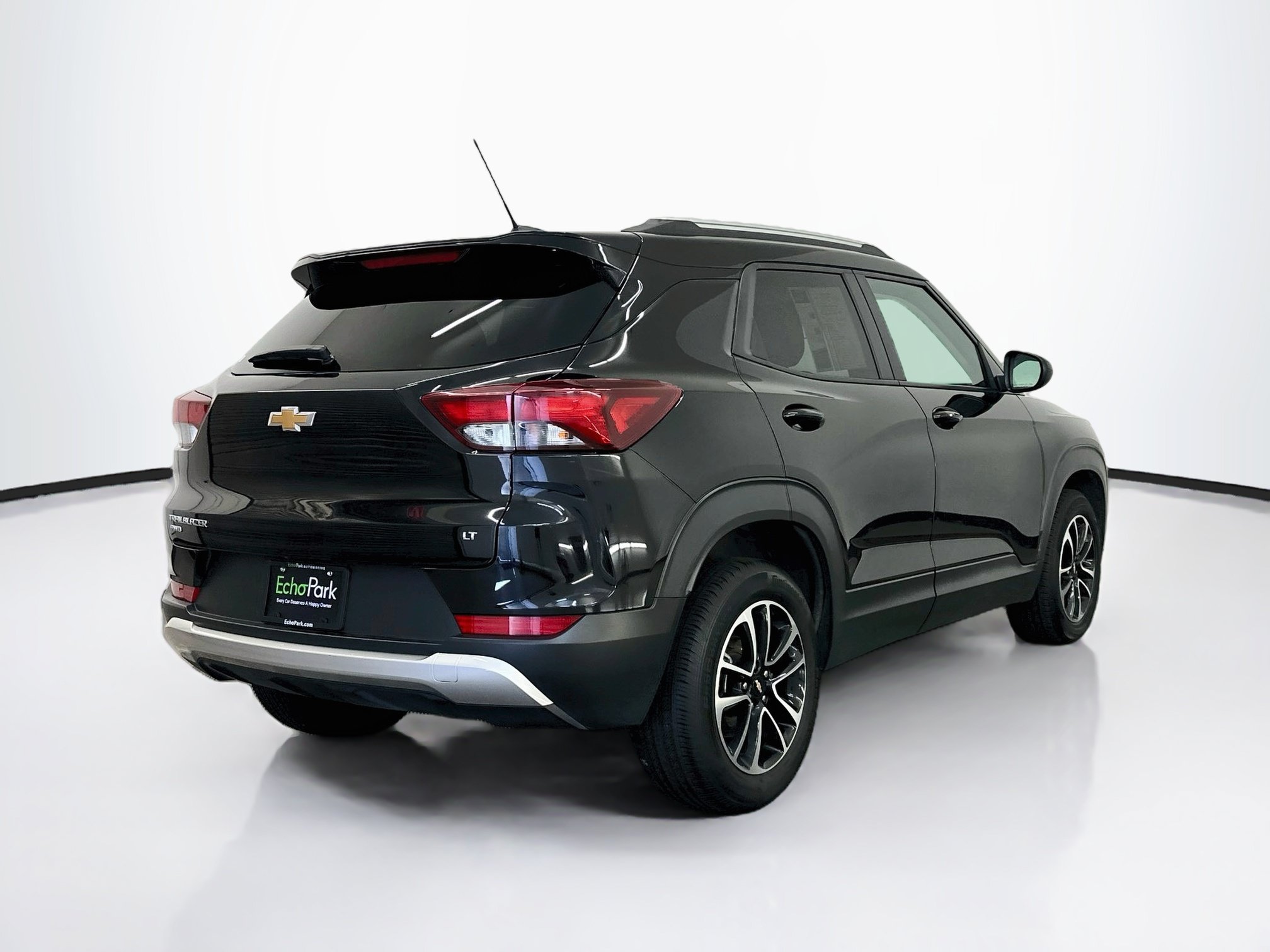 Used 2025 Chevrolet TrailBlazer LT AWD/4WD image 9