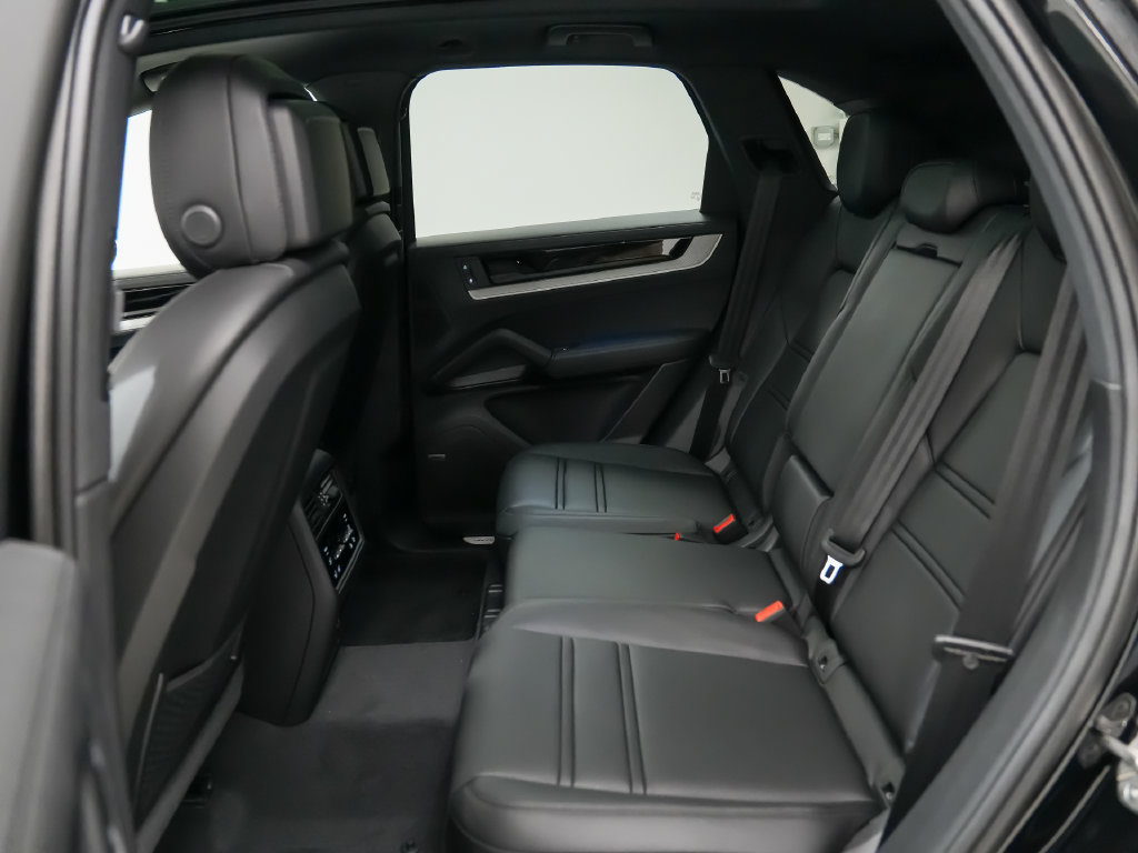 New 2026 Porsche Cayenne S AWD/4WD image 18