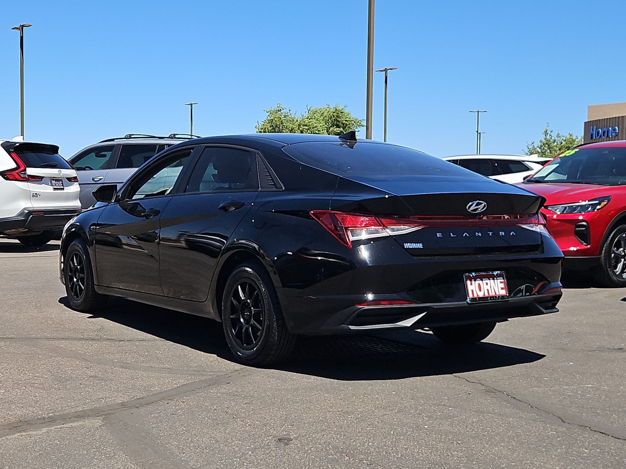 Used 2023 Hyundai Elantra SE FWD image 8
