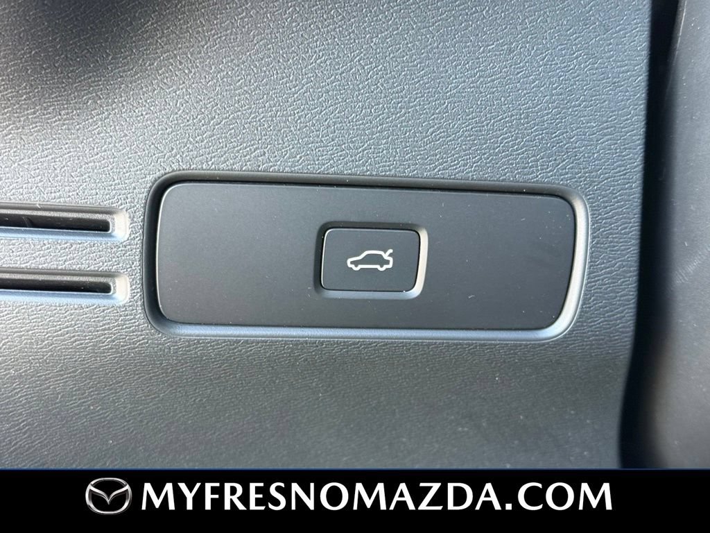 Used 2024 Volvo XC40 B5 Core AWD/4WD image 28