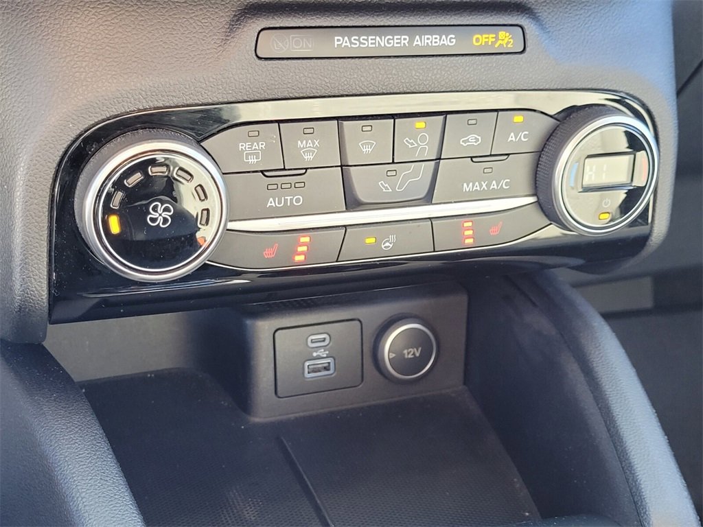 Used 2021 Ford Escape SE w/ Cold Weather Package image 17