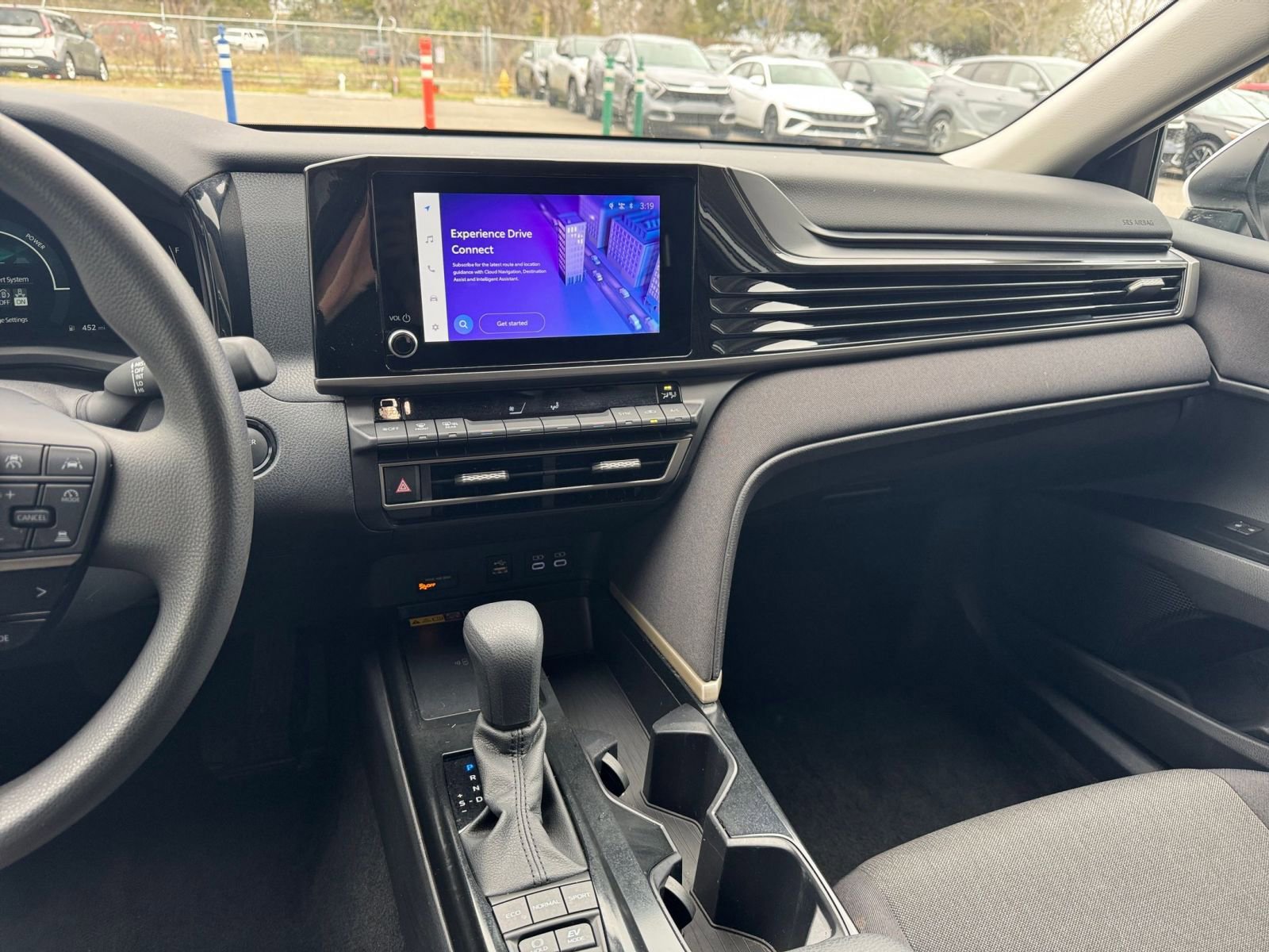 Used 2025 Toyota Camry LE FWD image 9