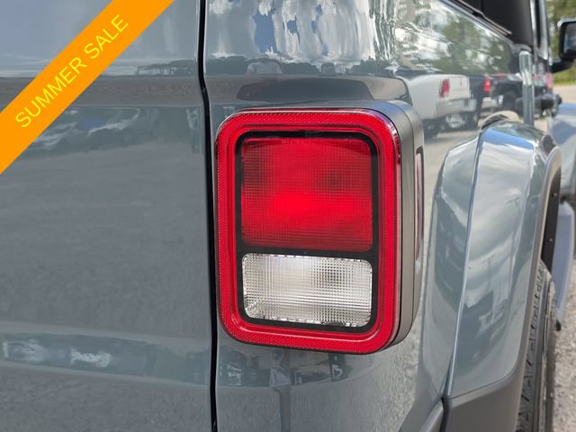 Certified 2024 Jeep Gladiator Sport AWD/4WD image 8