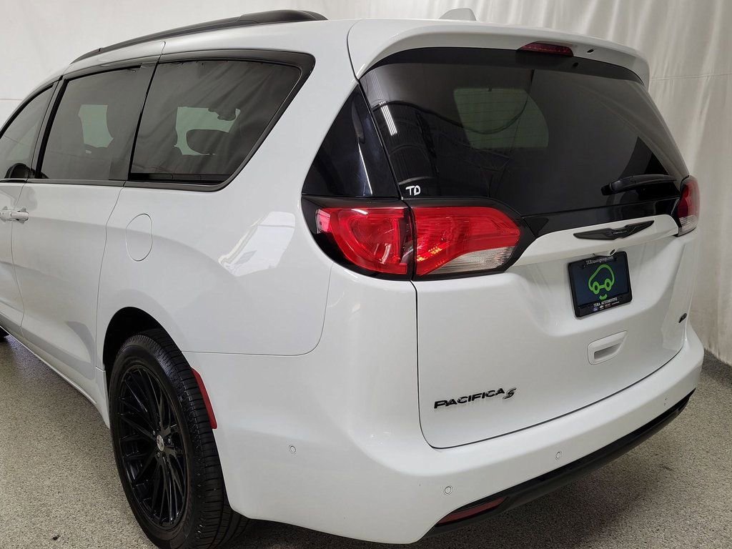 Used 2020 Chrysler Pacifica Touring-L w/ Advanced Safetytec Group image 6