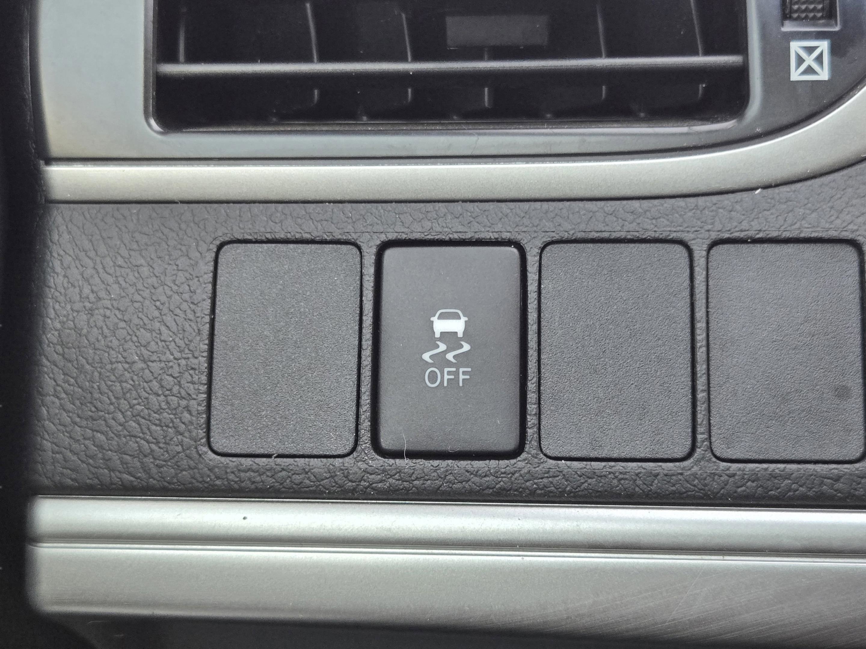 Used 2012 Toyota Camry SE FWD image 19