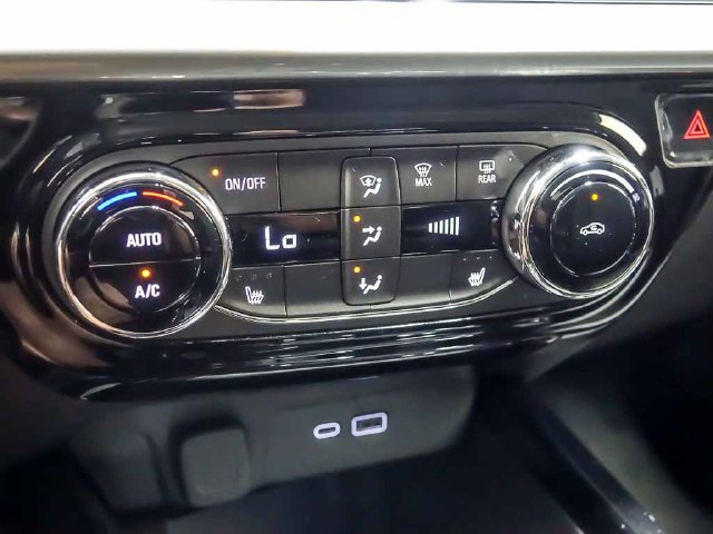 New 2026 Chevrolet Trax LT w/ Driver Confidence Package FWD image 17