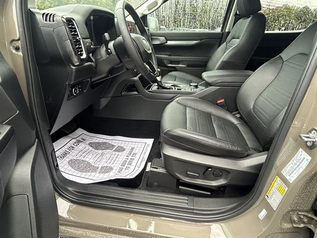 Used 2025 Ford Ranger Lariat w/ FX4 Off-Road Package image 12