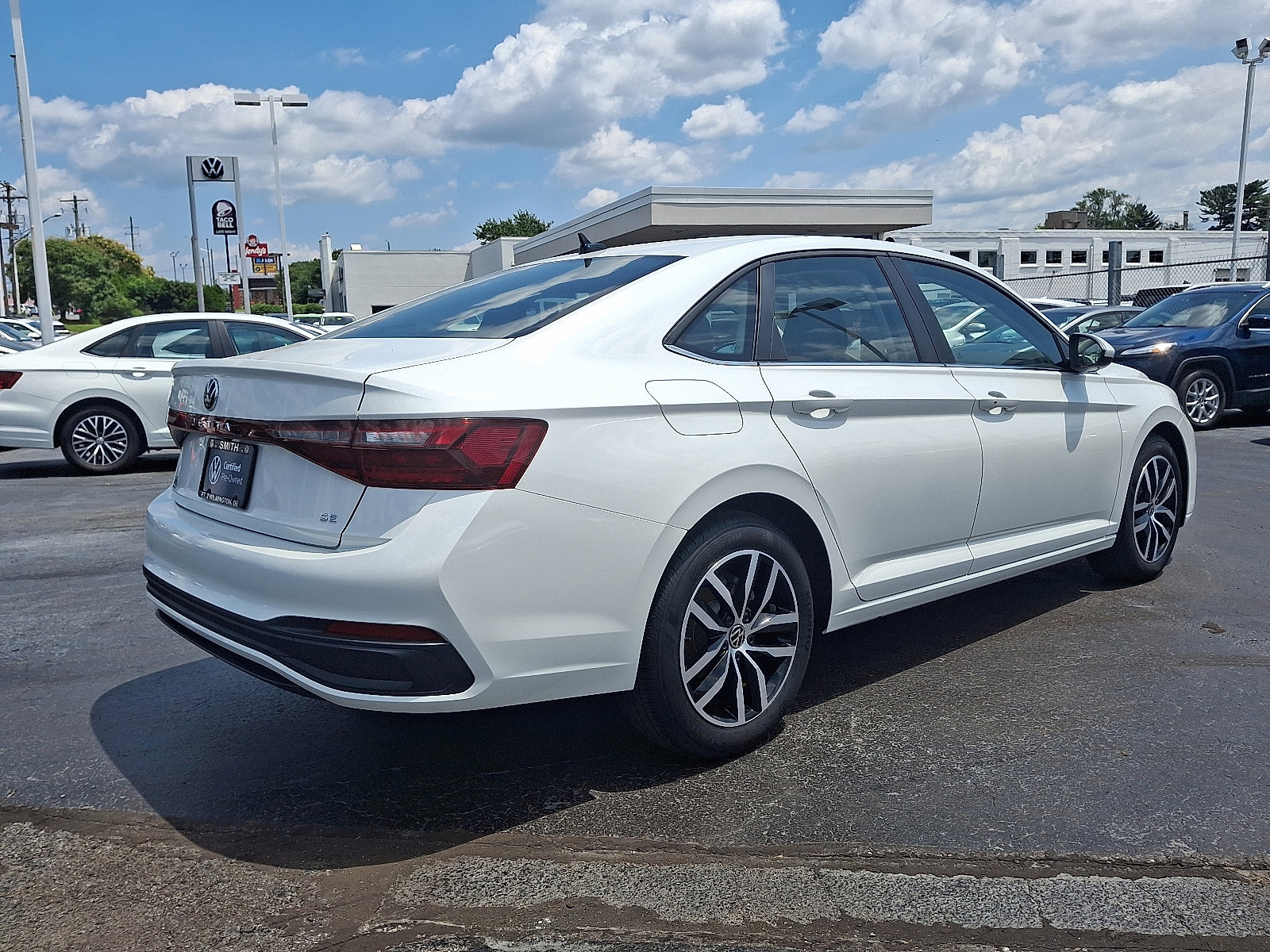 Certified 2025 Volkswagen Jetta SE image 6