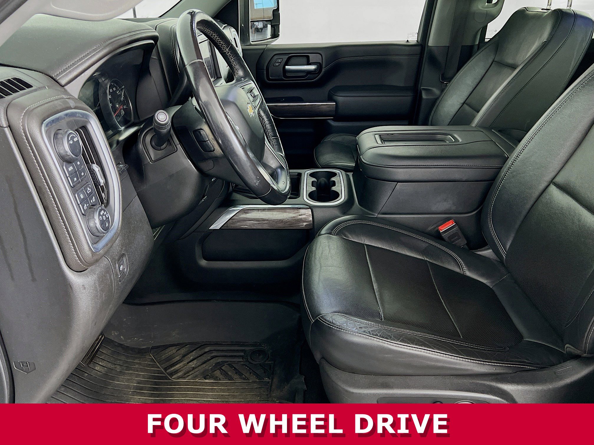 Used 2020 Chevrolet Silverado 2500 LTZ w/ LTZ Premium Package image 3