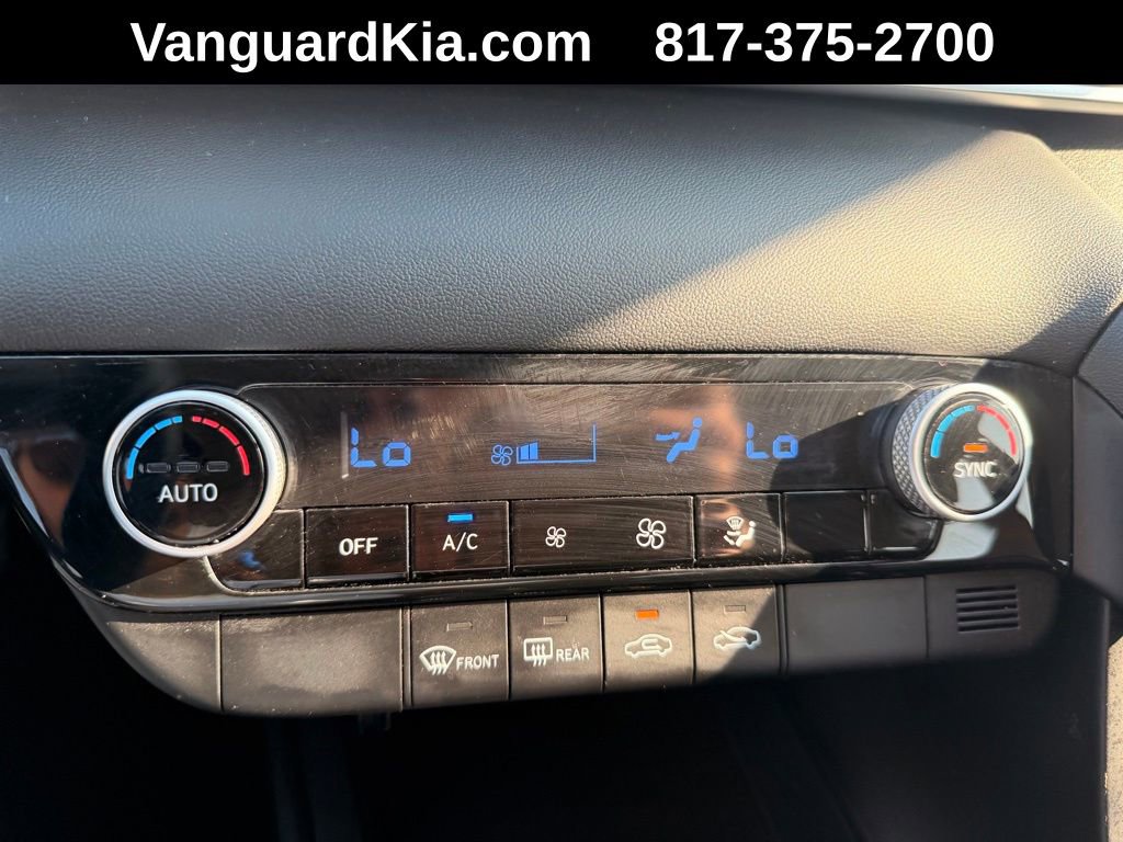 Used 2022 Hyundai Elantra SEL image 21