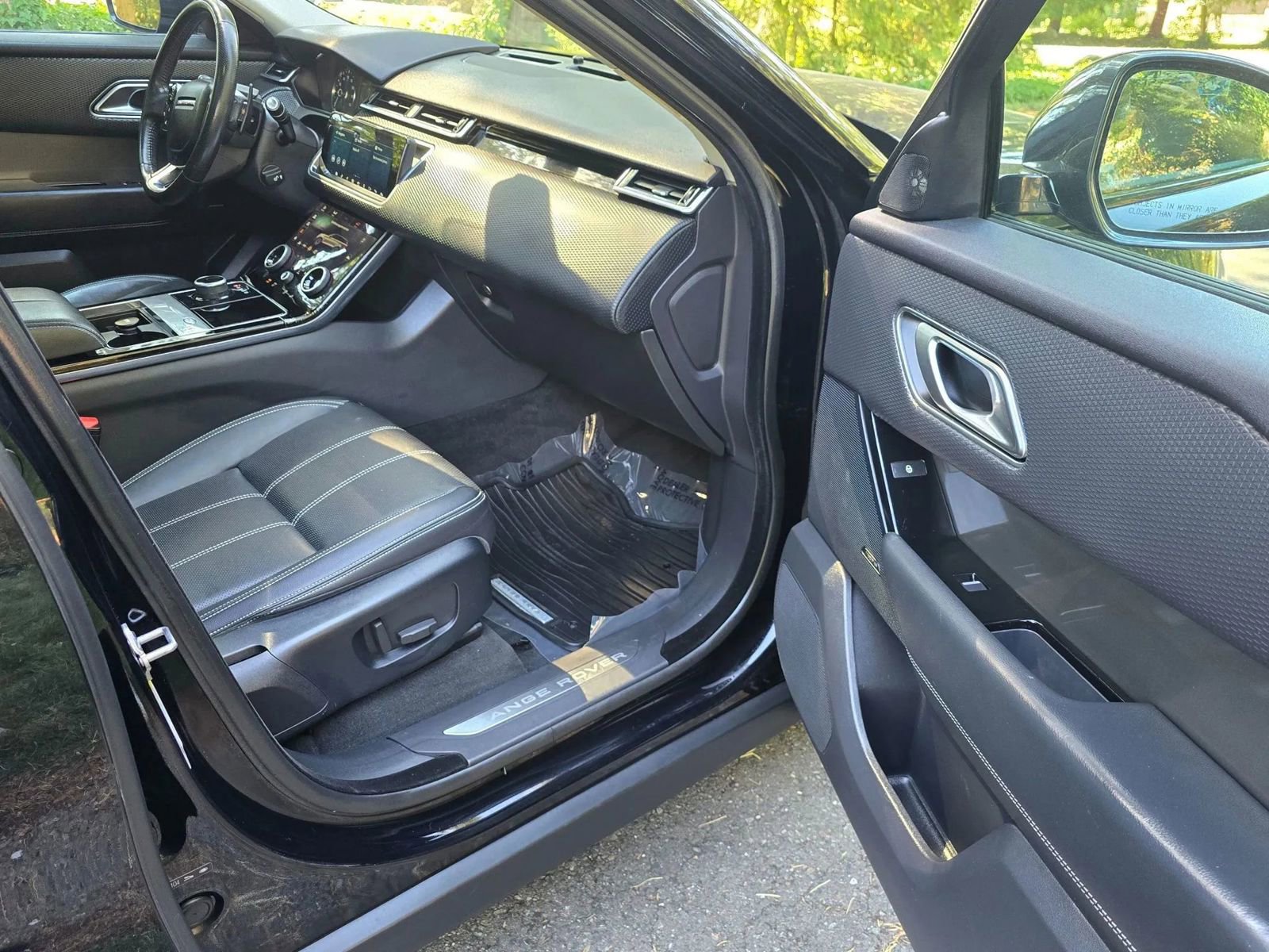 Used 2018 Land Rover Range Rover Velar S image 18