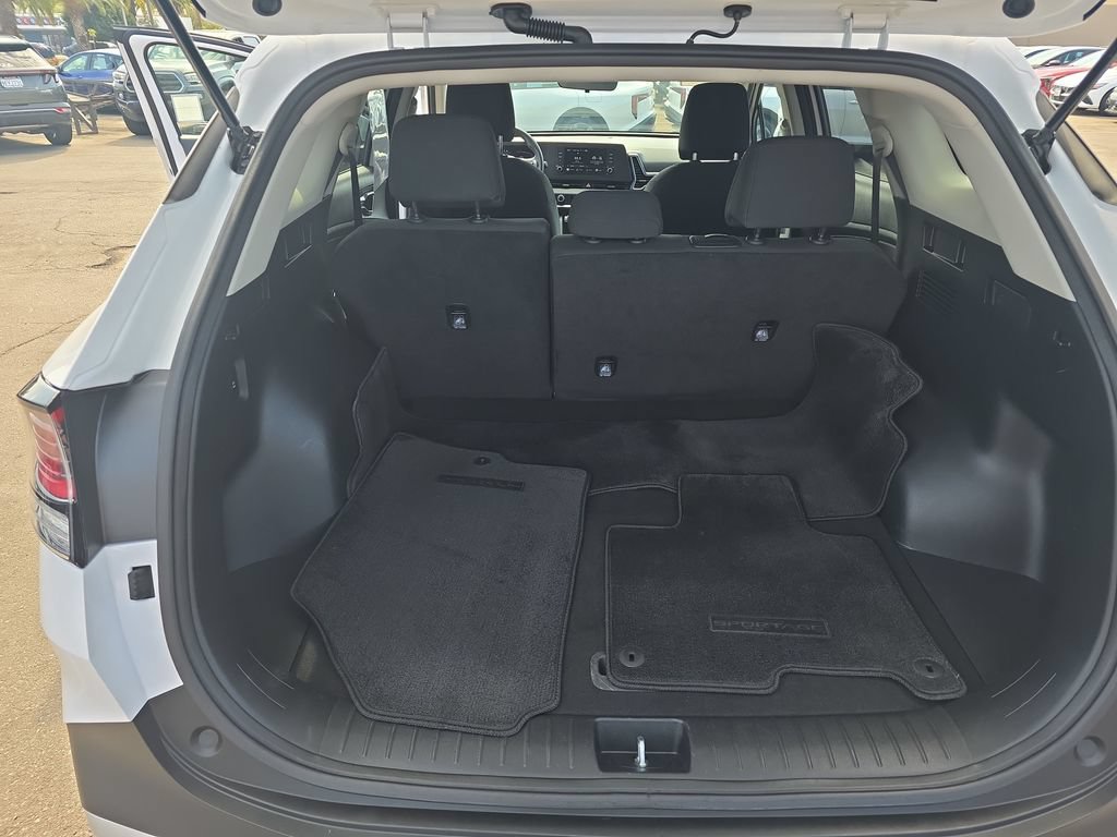 Used 2025 Kia Sportage LX FWD image 21
