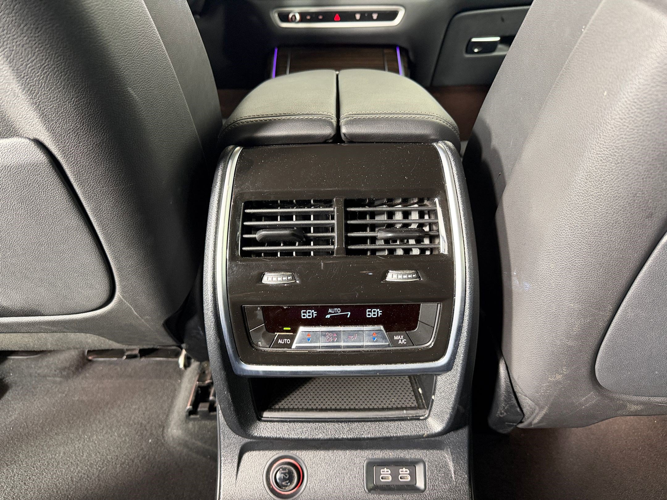 Used 2024 BMW X7 xDrive40i w/ Premium Package image 29