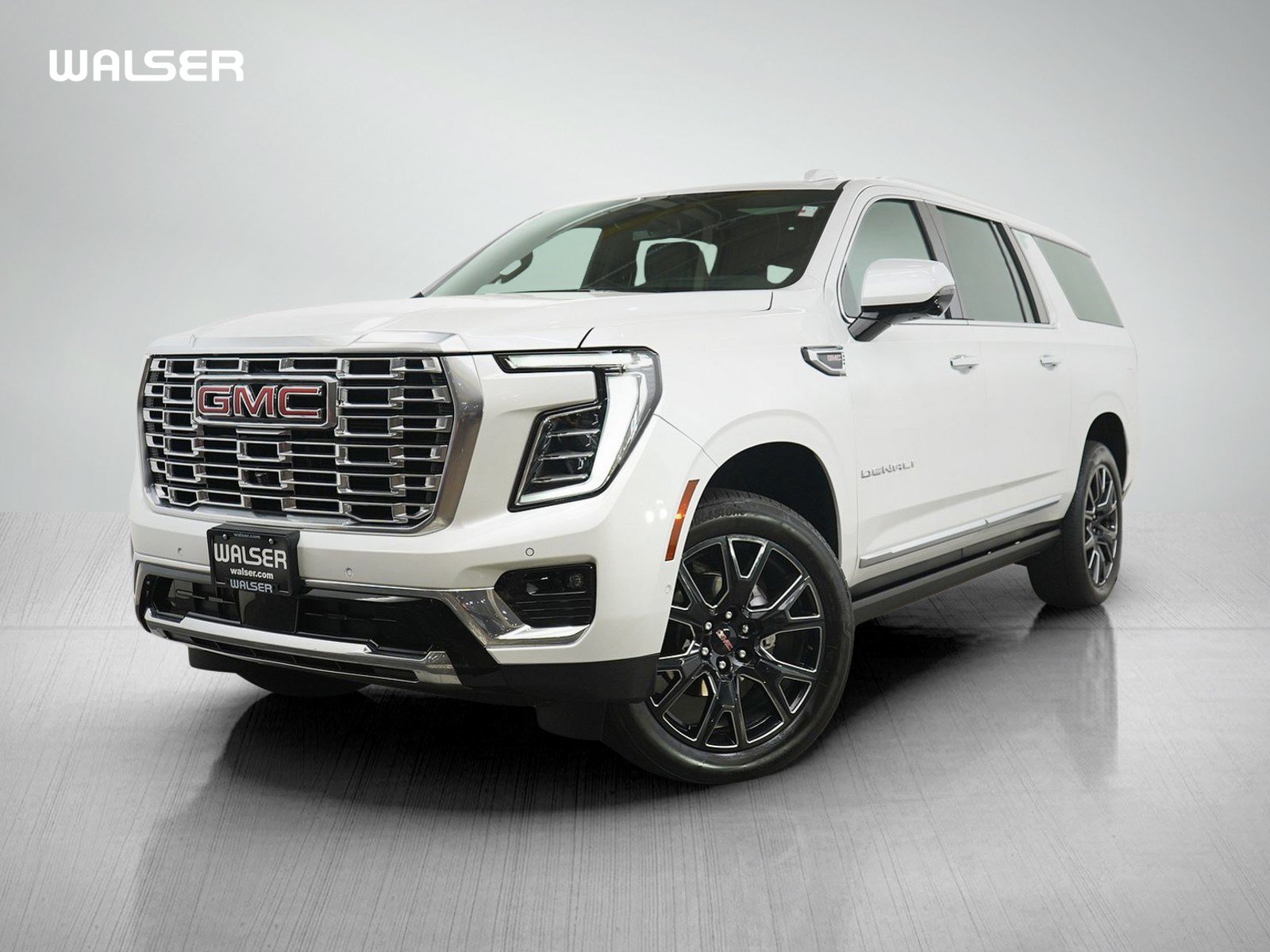 Used 2025 GMC Yukon XL Denali w/ Sun & Power Step Package AWD/4WD image 1