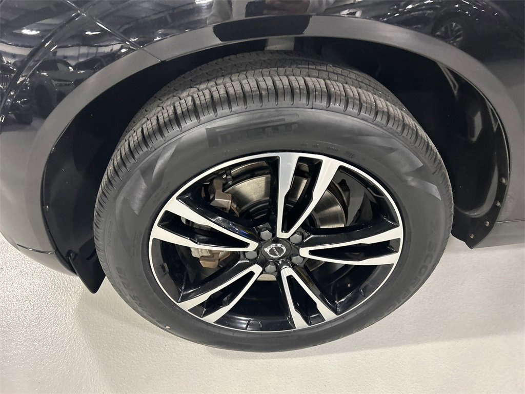 Certified 2021 Volvo XC60 T5 Momentum w/ Premium Package image 8