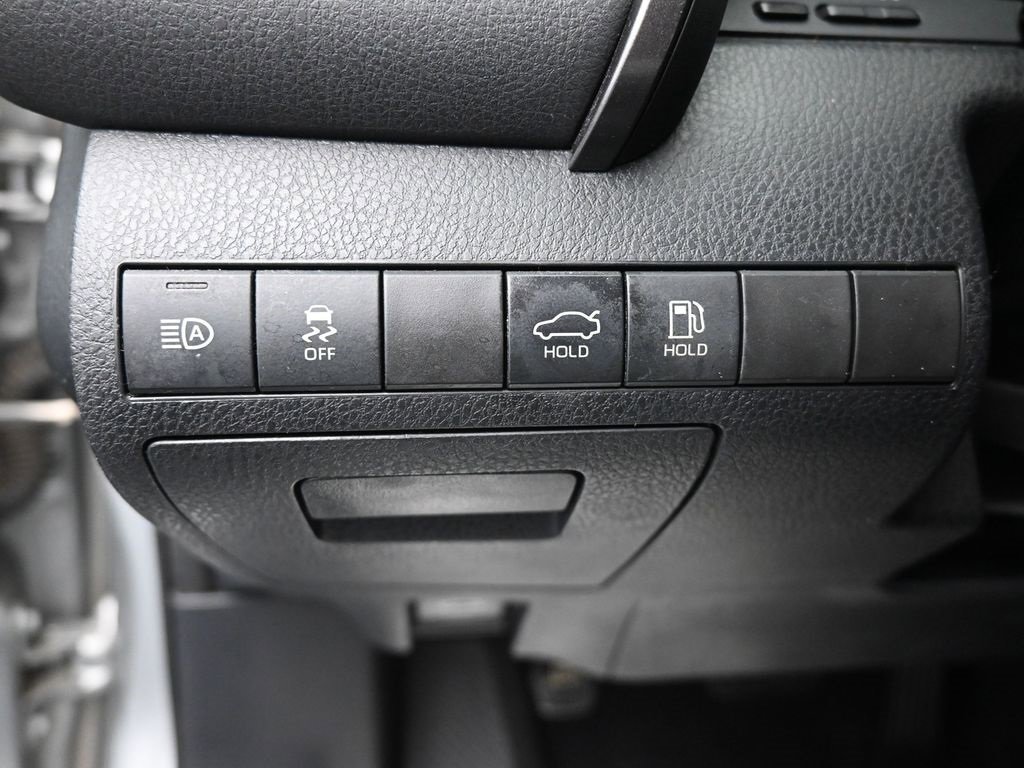 Used 2022 Toyota Camry SE image 21
