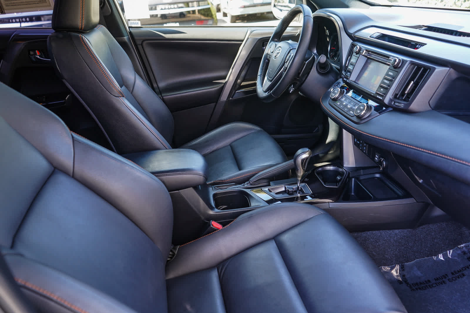 Used 2018 Toyota RAV4 SE w/ Power Extra Value Package FWD image 17