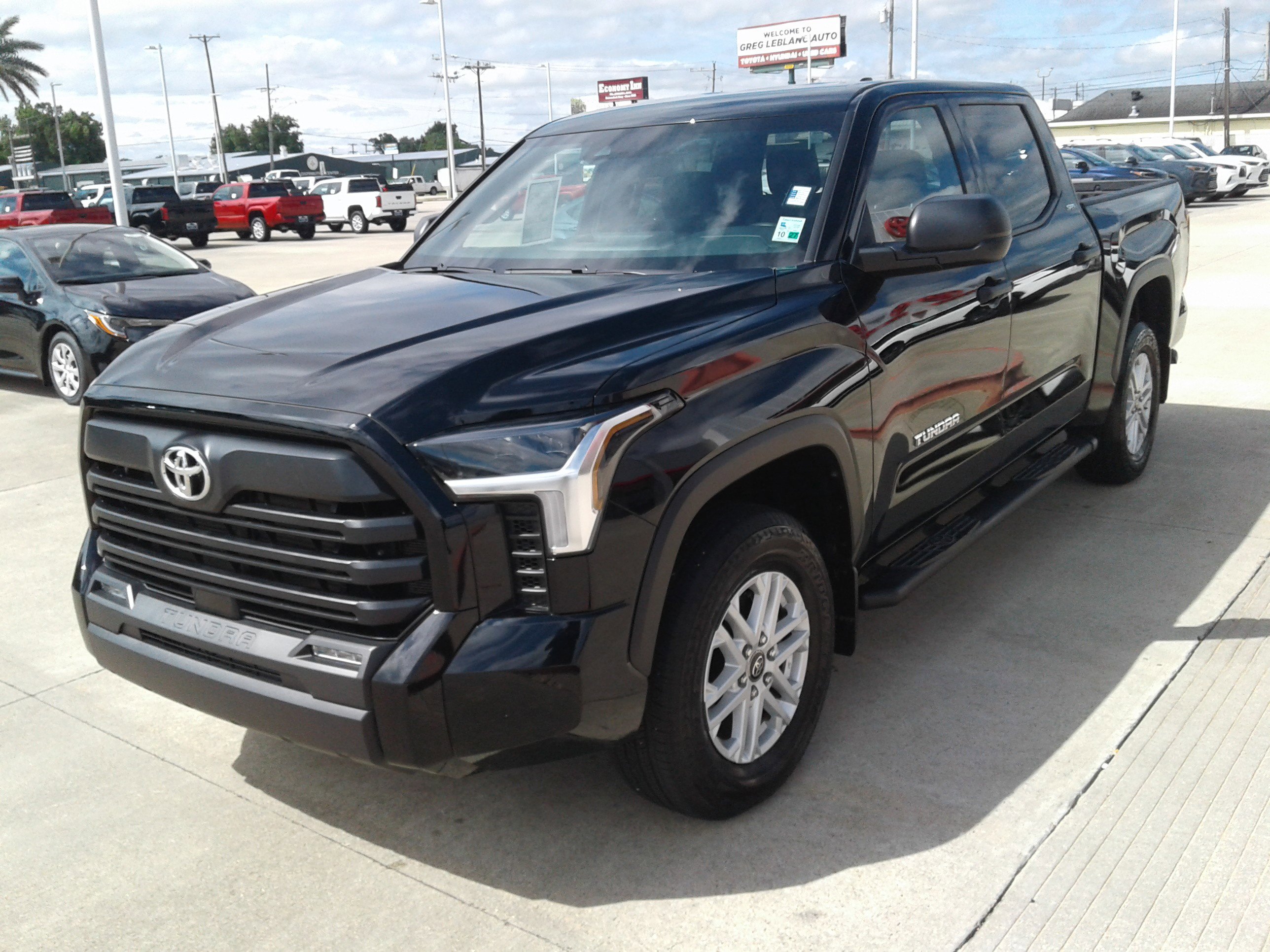 Used 2026 Toyota Tundra SR5 AWD/4WD image 3