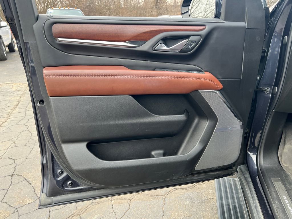 Used 2023 GMC Yukon Denali Ultimate image 11